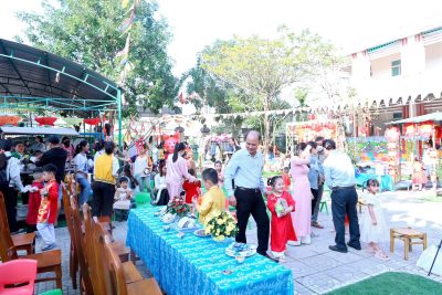 “SẮP ĐẾN TẾT RỒI ĐẾN TRƯỜNG RẤT VUI…”        ?Trong không khí rộn ràng của mùa xuân đang tràn về, trường Mầm non Phổ Minh đã tổ chức thành công chương trình “Bé vui đón tết năm 2025”. Đây là một sự kiện đầy ý nghĩa, mang lại niềm vui và những trải nghiệm khó quên cho các bé, phụ huynh và toàn thể các cô giáo.      ? Chương trình khép lại trong niềm hân hoan và sự phấn khởi của tất cả mọi người. Những ánh mắt lấp lánh, những nụ cười rạng rỡ của các bé chính là món quà quý giá nhất dành cho các cô giáo và phụ huynh trong những ngày đầu xuân.   Chương trình đã để lại những kỷ niệm đẹp, mở ra một mùa xuân tươi mới, tràn ngập niềm vui và hạnh phúc của cô và trò Trường MN Phổ Minh                                       ❤️❤️❤️